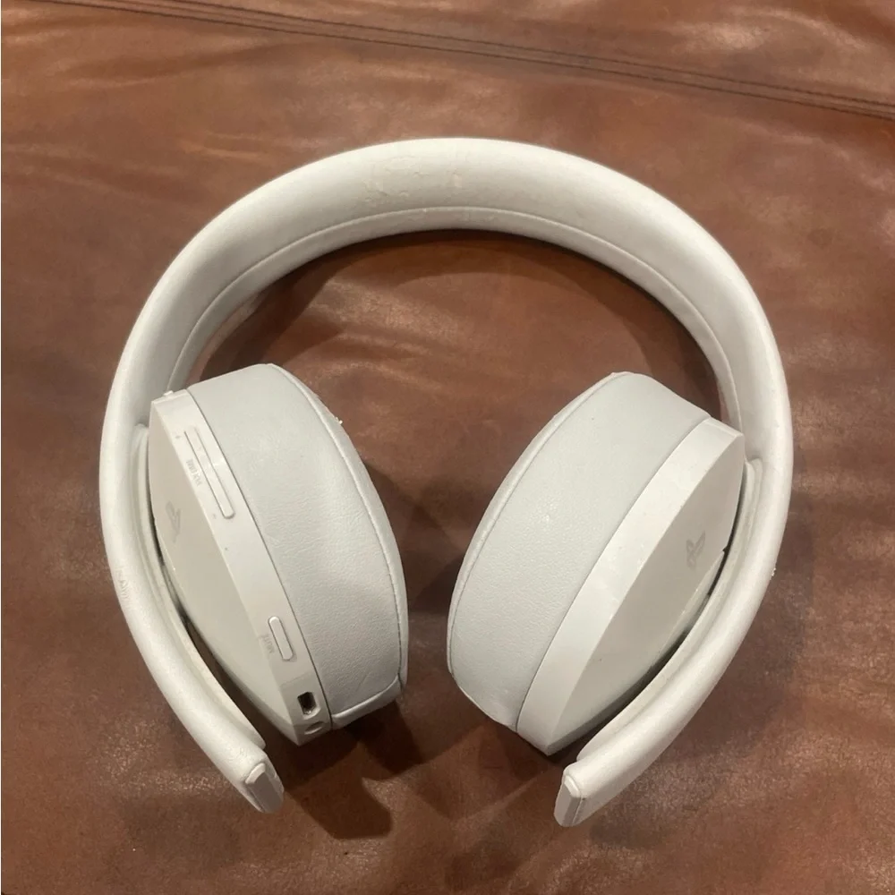 PS4 White Sony Gold Wireless Headset Gaming PlayStation NO ADAPTER